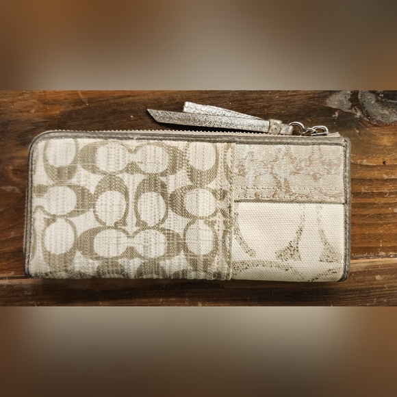 GUC Coach Poppy wallet - Picture 2 of 5